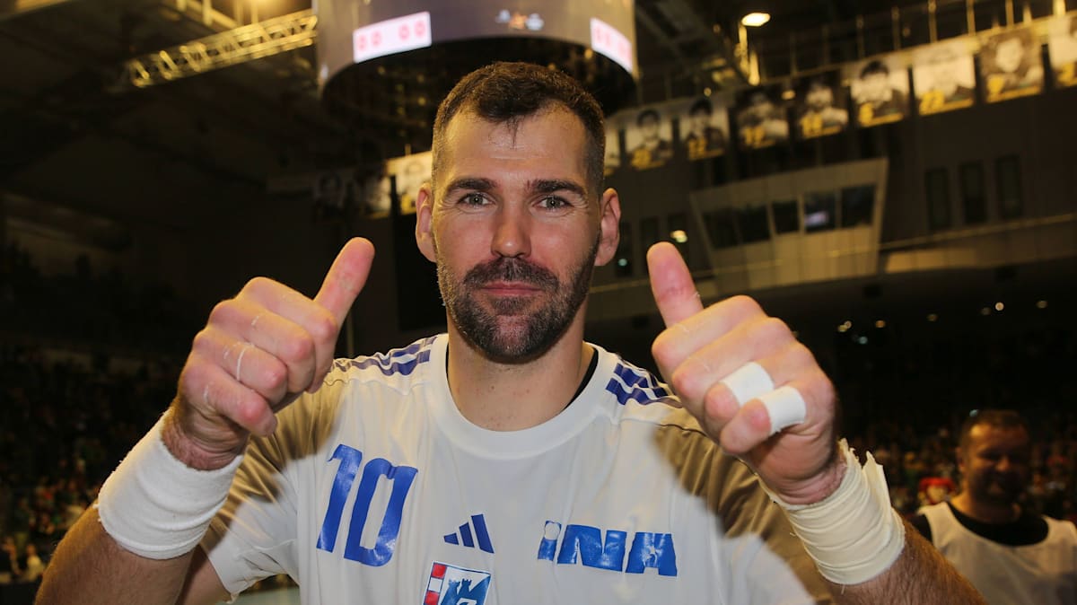 Former Füchse player ends career as champion