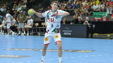 24.08.2024, xgox, Handball - Turnier Kassel 2024 SC Magdeburg - Industria Kielce emspor, v.l. Manuel Zehnder (Magdeburg, 8) beim Siebenmeter Kassel *** 24 08 2024, xgox, Handball Tournament Kassel 2024 SC Magdeburg Industria Kielce emspor, v l Manuel Zehnder Magdeburg, 8 at Siebenmeter Kassel