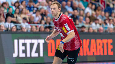 Mathias Gidsel (Füchse Berlin, Nr. 19) (v.l.), TSV Hannover-Burgdorf (grün) gegen Füchse Berlin (rot) am 32. Spieltag der Saison 2023 2024 in der LIQUI MOLY Handball-Bundesliga (18.05.2024, ZAG Arena (Hannover, GER), *** Mathias Gidsel Füchse Berlin, No. 19 v l , TSV Hannover Burgdorf green against Füchse Berlin red on matchday 32 of the 2023 2024 season in the LIQUI MOLY Handball Bundesliga 18 05 2024, ZAG Arena Hannover, GER , Copyright: xJanxGuentherx xTSVxHannover-Burgdorfx