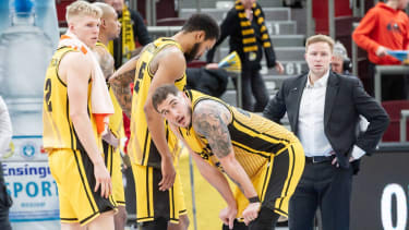 Justin Johnson (MHP Riesen Ludwigsburg, 23) Jacob Patrick (MHP Riesen Ludwigsburg, 2) Shonn Miller (MHP Riesen Ludwigsburg, 7) Jeff Roberson (MHP Riesen Ludwigsburg, 5)&nbsp;