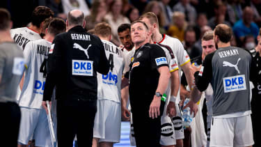 Das DHB-Team mit Trainer Alfred Gislason muss zweimal binnen weniger Tage ran.