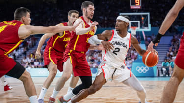 Olympische Spiele Paris 2024 Basketball Lille 02.08.2024 Vorrunde Männer Herren Kanada (CAN) -Spanien (ESP) Shai Gilgeous-Alexander (Kanada, No.02) Dario Brizuela (Spanien, No.08) *** Olympic Games Paris 2024 Basketball Lille 02 08 2024 Preliminary round Men Men Canada CAN Spain ESP Shai Gilgeous Alexander Canada, No 02 Dario Brizuela Spain, No 08