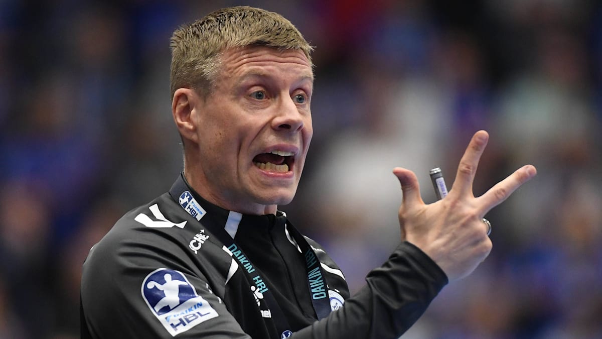No decision yet: VfL coach Sigurdsson on his future