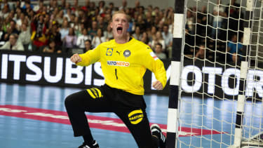 Handball: Länderspiel, Deutschland - Frankreich, Westfalenhalle. Deutschlands Torhüter David Späth jubelt.