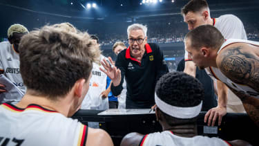 Basketball Hamburg 13.07.2024 Vorbereitung Auf Olympia Paris 2024 Testspiel DBB Länderspiel Deutschland (GER) - Niederlande (NED) Gordon Herbert (Deutschland, Bundestrainer) Franz Wagner (Deutschland, No.09) Dennis Schröder Schroeder (Deutschland, No.17) Schröder Schroder Daniel Theis (Deutschland, No.10) und andere *** Basketball Hamburg 13 07 2024 Preparation for the Olympics Paris 2024 Test match DBB international match Germany GER Netherlands NED Gordon Herbert Germany, national coach Franz Wagner Germany, No 09 Dennis Schröder Schroeder Germany, No 17 Schröder Schroder Daniel Theis Germany, No 10 and others