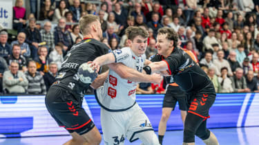 2. HBL; TV Hüttenberg - ASV Hamm-Westfalen, 07.02.25 Paul Kompenhans (TV Hüttenberg, 34), Julius Meyer-Siebert (ASV Hamm-Westfalen, 5), Alexander Coßmann (ASV Hamm-Westfalen, 44) 2. HBL; TV Hüttenberg - ASV Hamm-Westfalen: Hüttenberg, 07.02.25 *** 2 HBL TV Hüttenberg ASV Hamm Westfalen, 07 02 25 Paul Kompenhans TV Hüttenberg, 34 , Julius Meyer Siebert ASV Hamm Westfalen, 5 , Alexander Coßmann ASV Hamm Westfalen, 44 2 HBL TV Hüttenberg ASV Hamm Westfalen Hüttenberg, 07 02 25 Copyright: xBEAUTIFULxSPORTS Roeczeyx