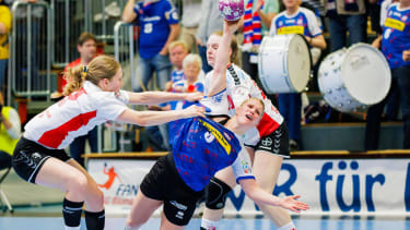 v.l. Johanna Andresen (TSV Bayer 04 Leverkusen, 18), Laura Rueffieux (HSG Blomberg-Lippe, 03), Pia Terfloth (TSV Bayer 04 Leverkusen, 20) GER, HSG Blomberg-Lippe vs. TSV Bayer 04 Leverkusen, Handball, 1. Bundesliga Frauen, 23. Spieltag, Spielzeit 2023 2024, 04.05.2024 GER, HSG Blomberg-Lippe vs. TSV Bayer 04 Leverkusen, Handball, 1. Bundesliga Frauen, 23. Spieltag, Spielzeit 2023 2024, 04.05.2024 Blomberg