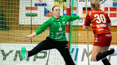 Bietigheim, Deutschland 14. Februar 2024:
HBF - SG BBM Bietigheim - HSG Bad Wildungen Vipers

Torhueterin Larissa Schutrups (Bad Wildungen), Jenny Behrend (Bietigheim)