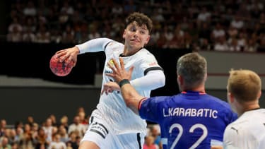 Marko Grgic (Germany) und Luka Karabatic (France) kaempfen um den Ball, Friendly match, Germany vs France, Westfalenhalle, 13.07.2024, Dortmund, Deutschland. *** Marko Grgic Germany and Luka Karabatic France fight for the ball, Friendly match, Germany vs France, Westfalenhalle, 13 07 2024, Dortmund, Germany