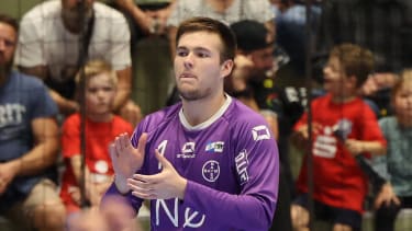 GER, 2.HBL. bergischer HC vs. TSV Bayer Dormagen 20.09.2024, Unihalle, Wuppertal, GER, 2.HBL. bergischer HC vs. TSV Bayer Dormagen, im Bild: Louis Oberosler Torwart (Dormagen 1) freut sich ueber einen gehaltenen Ball *** GER, 2 HBL bergischer HC vs TSV Bayer Dormagen 20 09 2024, Unihalle, Wuppertal, GER, 2 HBL bergischer HC vs TSV Bayer Dormagen, in the picture Louis Oberosler goalkeeper Dormagen 1 is happy about a saved ball nordphotoxGmBHx xMeuter nph00351