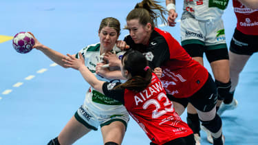 Sina Ehmann (FRISCH AUF Göppingen, #22), Natsuki Aizawa (RM, Thueringer HC, #23), Csenge Kuczora (RL, Thueringer HC, #59)

GER, Thueringer HC gegen FRISCH AUF Göppingen, 1. Handballbundesliga Frauen, 21. Spieltag,  Saison 2024/2025, 12.03.2025

Foto: Eibner-Pressefoto/Martin Herbst