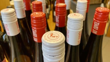Newsblog: MT Melsungen mit eigenem Wein - ThSV Eisenach versteigert Sondertrikots