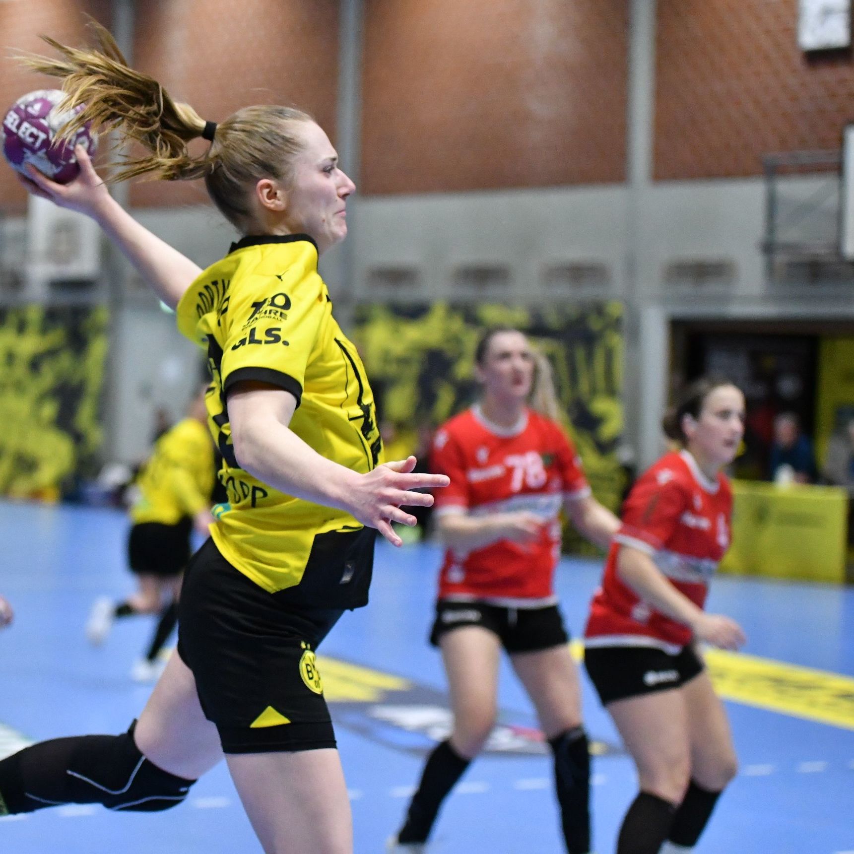 Handball Bundesliga Frauen kompakt: Torwarttor entscheidet Partie in Neckarsulm, 82 Tore in Oldenburg