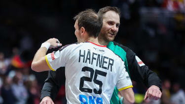 Handball: WM, Deutschland - Norwegen, Finalrunde, Spiel um Platz 5 in der Tele2 Arena. Deutschlands Spieler Kai Häfner und Torhüter Andreas Wolff jubeln nach dem Sieg über Norwegen.