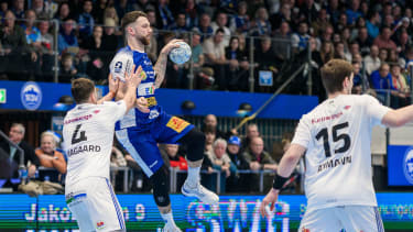 Alexander Saul (ThSV Eisenach, #95), Andreas Magaard (Kreis Mitte, HSV Hamburg, #4), Dominik Axmann (Rueckraum Links, HSV Hamburg, #15)

GER, Thueringen, ThSV Eisenach gegen HSV Hamburg, Handball, Daikin 1. Handballbundesliga, 17.Spieltag,  Saison 2024/2025, Donnerstag, 26.12.2024, 17.30 Uhr

Foto: Eibner-Pressefoto/Martin Herbst