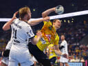 Juri Knorr (Rhein-Neckar Loewen) im Zweikampf mit Eric Johansson (Kiel) Rhein-Neckar Loewen vs THW Kiel, Handball, 1. Bundesliga, 05.09.2024 Rhein-Neckar Loewen vs THW Kiel, Handball, 1. Bundesliga, 05.09.2024 Mannheim