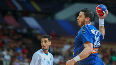 Handball: WM, Serbien - Algerien, Vorrunde, Gruppe E, 1. Spieltag im Spodek Kattowitz. Serbiens Mijajlo Marsenic wirft.