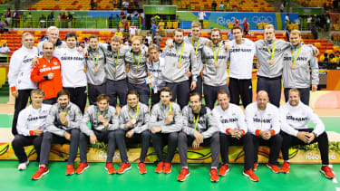 Rio 2016, Deutsche Medaillengewinner Rio de Janeiro, 21.08.2016, Olympia Bronze für Deutschland im Handball Deutschland feiert den dritten Platz mm