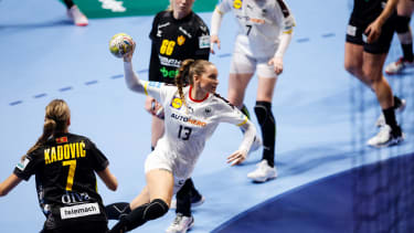 Handball, Frauen: EM, Deutschland - Montenegro, Vorrunde, Gruppe D, 2. Spieltag. Deutschlands Silje Brons Petersen in Aktion.