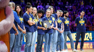 DEU, easyCredit BBL, ALBA vs. Telekom Baskets Bonn, 08.05.2024, Uber-Arena, Berlin, DEU, easyCredit BBL, ALBA vs. Telekom Baskets Bonn, im Bild ALBA-Frauen, Deutsche Meisterin, Foto: Juergen Engler nordphoto GmbH *** DEU, easyCredit BBL, ALBA vs Telekom Baskets Bonn, 08 05 2024, Uber Arena, Berlin, DEU, easyCredit BBL, ALBA vs Telekom Baskets Bonn, in the picture ALBA women, German champion, photo Juergen Engler nordphoto GmbH nordphotoxGmbHx xEngler nph00076