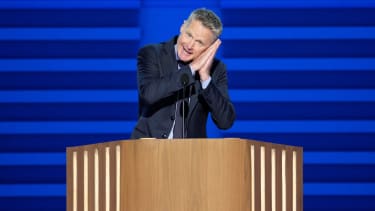 Aug 19, 2024; Chicago, IL, USA; Steve Kerr, Team USA Men?s Basketball coach and Golden State Warriors coach, says Steph Curry?s famous ?night night? gesture during his speech on the first day of the Democratic National Convention at the United Center. The DNC program will feature President Joe Biden and Former Secretary of State Hillary Clinton during Monday's ceremonies. Mandatory Credit: picture-alliance/Jasper Colt-USA TODAY