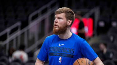 NBA, Basketball Herren, USA Dallas Mavericks at Atlanta Hawks Apr 2, 2023; Atlanta, Georgia, USA; Dallas Mavericks forward Davis Bertans (44) warming up on the court prior to the game against the Atlanta Hawks at State Farm Arena. Atlanta State Farm Arena Georgia USA, EDITORIAL USE ONLY PUBLICATIONxINxGERxSUIxAUTxONLY Copyright: xDalexZaninex 20230204_dwz_sz2_00004