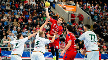 Bietigheim: HBL - 24 25 - SG BBM Bietigheim - HSG Wetzlar v.li. Ole Klimpke (Wetzlar), Rasmus Meyer Ejlersen (Wetzlar), Tom Wolf (Bietigheim), Jonathan Fischer (Bietigheim), Stefan Cavor (Wetzlar) Bietigheim-Bissingen Egetrans Arena Baden-Württemberg Deutschland *** Bietigheim HBL 24 25 SG BBM Bietigheim HSG Wetzlar f li Ole Klimpke Wetzlar , Rasmus Meyer Ejlersen Wetzlar , Tom Wolf Bietigheim , Jonathan Fischer Bietigheim , Stefan Cavor Wetzlar Bietigheim Bissingen Egetrans Arena Baden Württemberg Germany