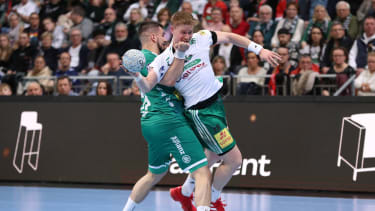 09.02.2025, xgox, Handball - Daikin HBL, TSV Hannover-Burgdorf - SC DHfK Leipzig emspor, v.l. Luka Rogan (Leipzig, 33), Jonathan Edvardsson (Hannover, 26) Zweikampf, Duell, Kampf, tackle Hannover *** 09 02 2025, xgox, Handball Daikin HBL, TSV Hannover Burgdorf SC DHfK Leipzig emspor, v l Luka Rogan Leipzig, 33 , Jonathan Edvardsson Hannover, 26 duel, duel, fight, tackle Hannover