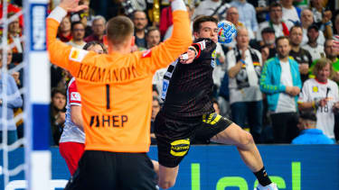 Koeln, Deutschland: Handball EM 2024 - Hauptrunde - Deutschland - Kroatien v.li. Torhueter Dominik Kuzmanovic (Kroatien), Renars Uscins (Deutschland) Köln Lanxess Arena Deutschland *** Cologne, Germany Handball EM 2024 Main Round Germany Croatia from left Goalkeeper Dominik Kuzmanovic Croatia , Renars Uscins Germany Cologne Lanxess Arena Germany