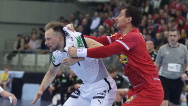 Luca Witzke (GER) im Griff von Lukas Herburger (AUT), EM-Qualifikation 2026, Wien, 13.03.2025